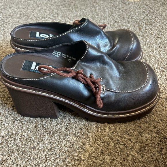 L.E.I. Vintage Y2K Brown Chunky Platform Heels - Picture 7 of 7